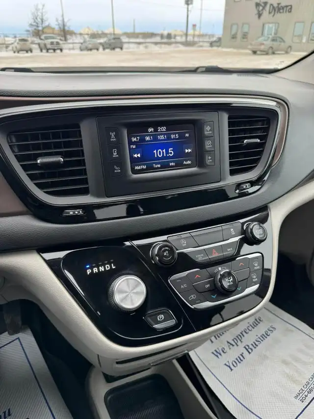 2017 Chrysler Pacifica LX - Photo 9