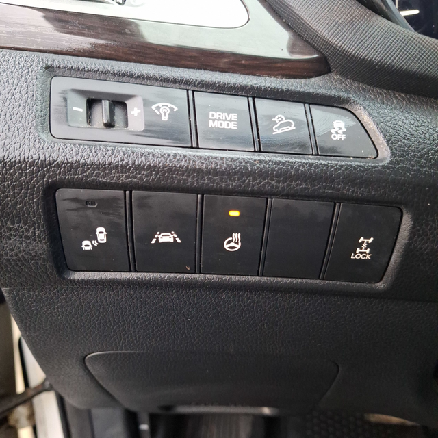 2019 Hyundai Santa Fe XL Preferred, 3.3L V6, No Accidents, One O - Photo 19