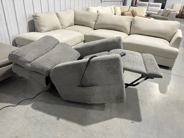 Stearns & Foster power lift chair - Photo 2