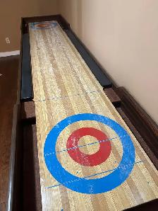 Shuffle board table