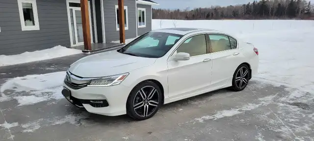 2017 Honda Accord Touring v6 - Photo 2