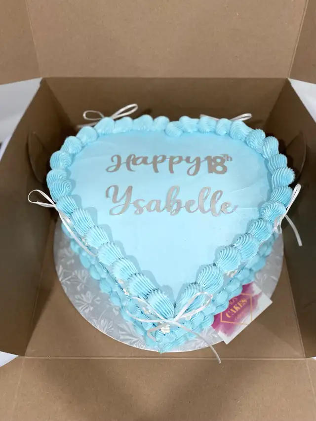 Vintage Heart cakes with bows