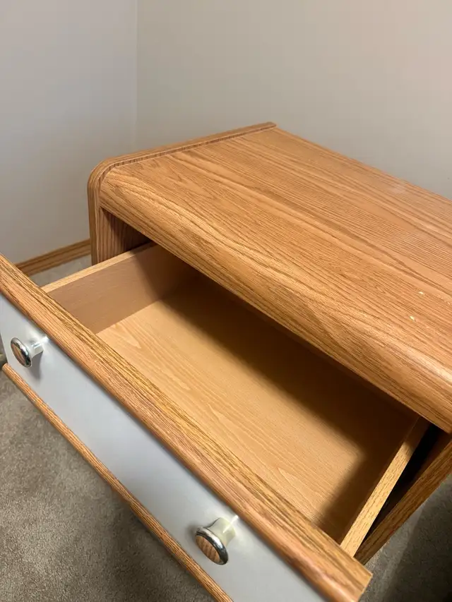 Nightstand - Photo 4