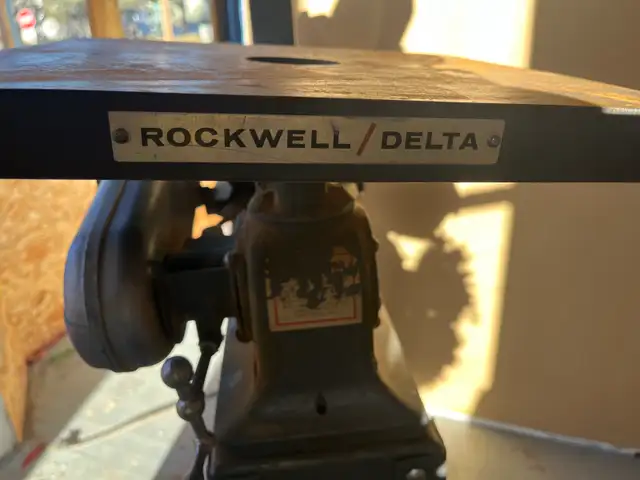 Large Scroll Saw - Photo 2