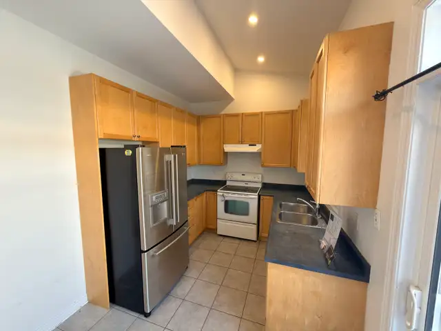 Semi Detached For Lease Whole House - Photo 4