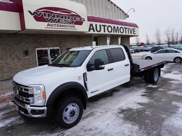 2023 Ford Super Duty F-550 DRW XLT 4WD VERY LOW KMS STILL AS NEW - Photo 19
