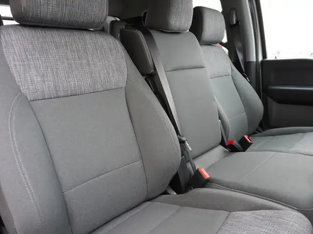 2023 Ford Super Duty F-550 DRW XLT 4WD VERY LOW KMS STILL AS NEW - Photo 39