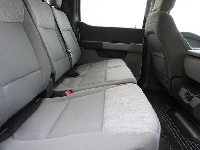 2023 Ford Super Duty F-550 DRW XLT 4WD VERY LOW KMS STILL AS NEW - Photo 40