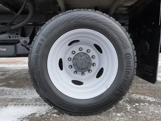 2023 Ford Super Duty F-550 DRW XLT 4WD VERY LOW KMS STILL AS NEW - Photo 53