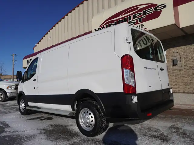 2024 Ford Transit Cargo Van T-250 148 RARE AWD CARGO VAN, LOW KM - Photo 14