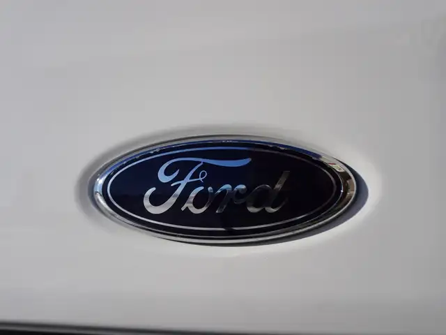 2024 Ford Transit Cargo Van T-250 148 RARE AWD CARGO VAN, LOW KM - Photo 34