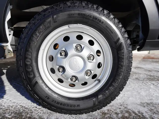 2024 Ford Transit Cargo Van T-250 148 RARE AWD CARGO VAN, LOW KM - Photo 39