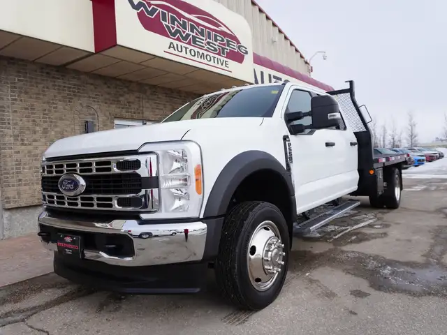 2023 Ford Super Duty F-550 DRW XLT 4WD Crew Cab VERY LOW KMS!! - Photo 3