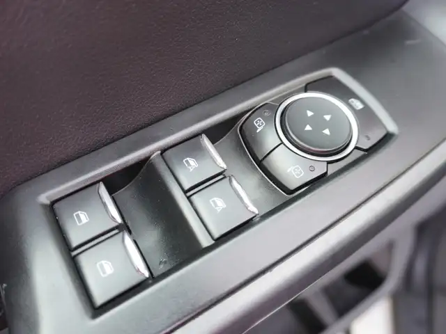 2023 Ford Super Duty F-550 DRW XLT 4WD Crew Cab VERY LOW KMS!! - Photo 14