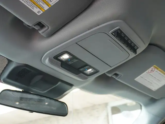 2023 Ford Super Duty F-550 DRW XLT 4WD Crew Cab VERY LOW KMS!! - Photo 20