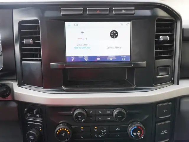 2023 Ford Super Duty F-550 DRW XLT 4WD Crew Cab VERY LOW KMS!! - Photo 22