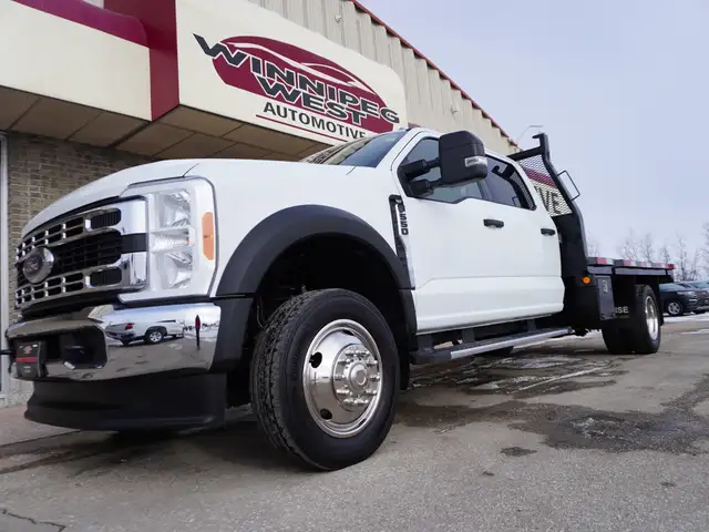 2023 Ford Super Duty F-550 DRW XLT 4WD Crew Cab VERY LOW KMS!! - Photo 36