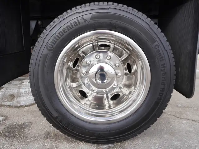 2023 Ford Super Duty F-550 DRW XLT 4WD Crew Cab VERY LOW KMS!! - Photo 51