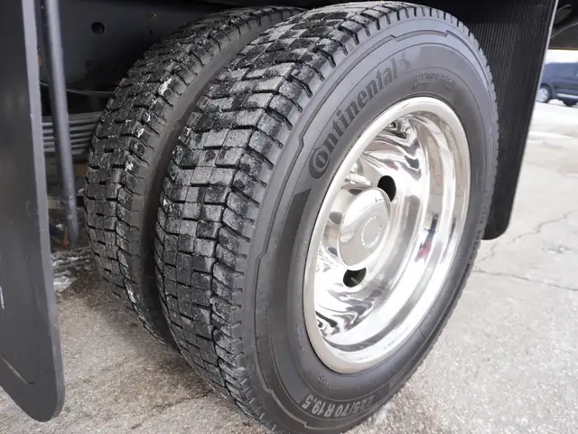 2023 Ford Super Duty F-550 DRW XLT 4WD Crew Cab VERY LOW KMS!! - Photo 52