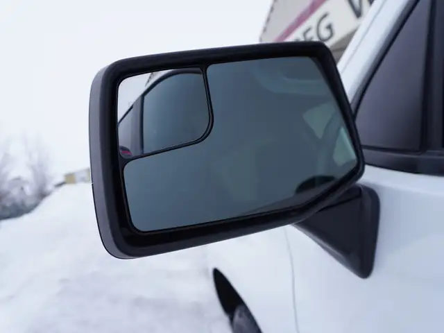 2023 Chevrolet Silverado 1500 LT2 Z71 OFF RD 4X4, 5.3L V8 LOADED - Photo 21