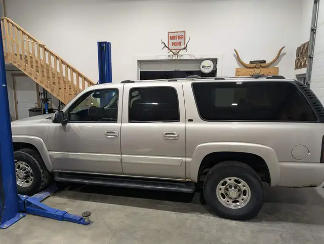 2005 Chevy Suburban 2500, 4x4, 8.1 Liter Vortec