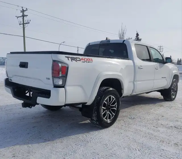 2021 Toyota Tacoma - Photo 3