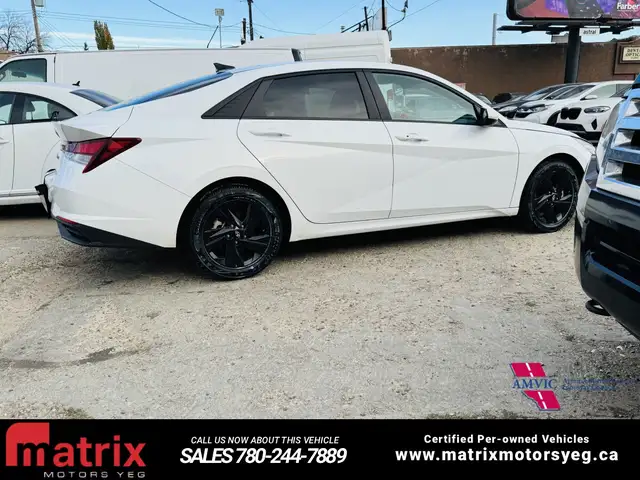 2022 Hyundai Elantra SEL - Photo 12