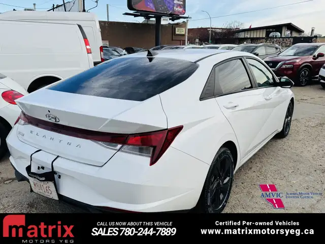 2022 Hyundai Elantra SEL - Photo 13