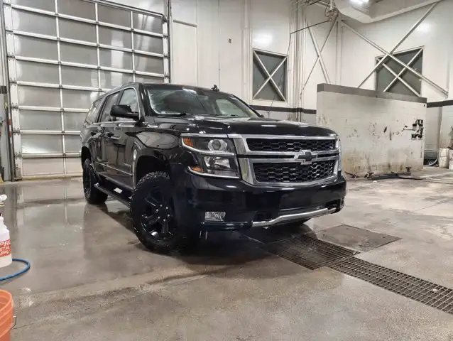 2017 Chevrolet Tahoe LT Luxury Z71 Midnight Edition 5.3L - Photo 2