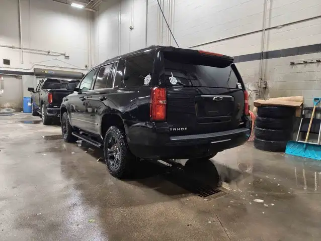 2017 Chevrolet Tahoe LT Luxury Z71 Midnight Edition 5.3L - Photo 5