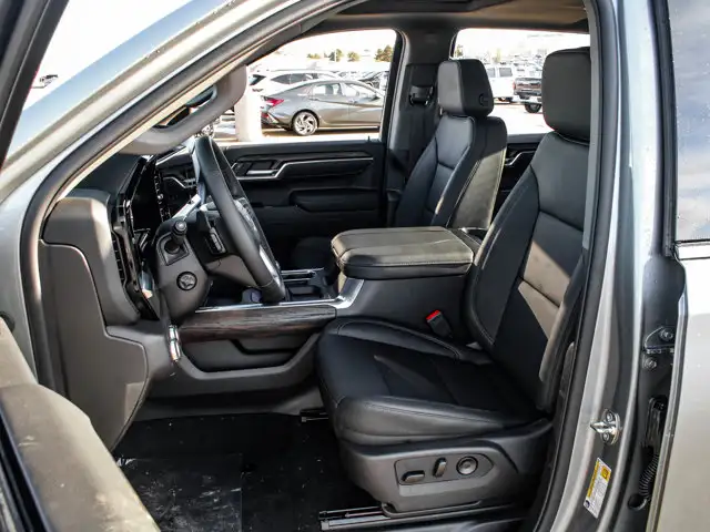 2026 GMC Sierra 1500 SLT - Photo 14