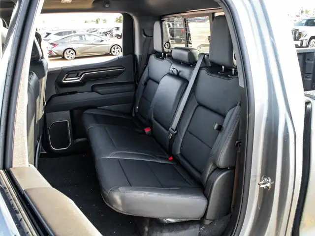 2026 GMC Sierra 1500 SLT - Photo 16