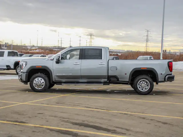 2026 GMC Sierra 3500HD Denali - Photo 5