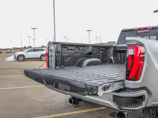2026 GMC Sierra 3500HD Denali - Photo 8