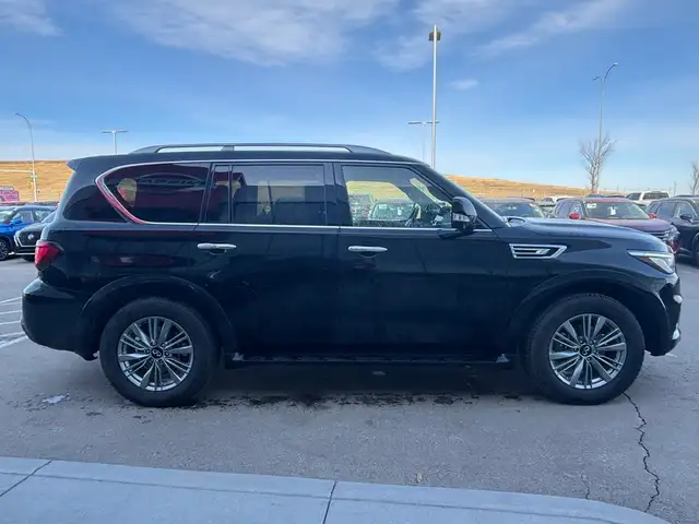 2024 Infiniti QX80 LUXE 4x4 • Captain Chairs • Rear Entertainmen - Photo 9