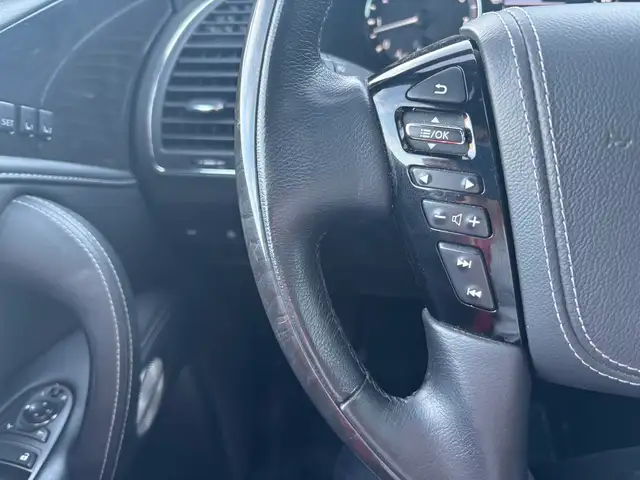2024 Infiniti QX80 LUXE 4x4 • Captain Chairs • Rear Entertainmen - Photo 19
