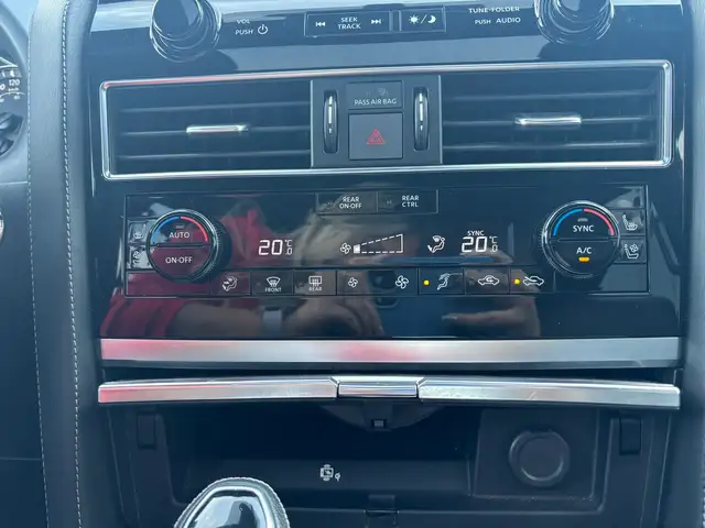 2024 Infiniti QX80 LUXE 4x4 • Captain Chairs • Rear Entertainmen - Photo 25