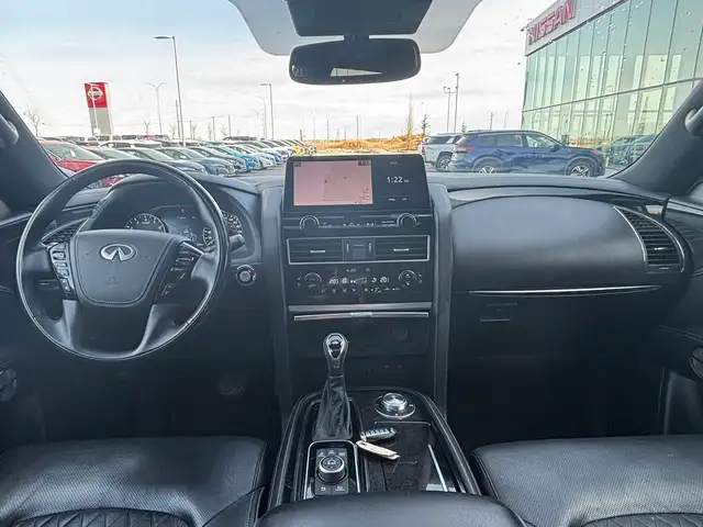 2024 Infiniti QX80 LUXE 4x4 • Captain Chairs • Rear Entertainmen - Photo 28