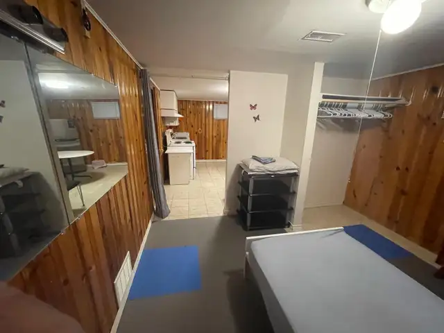 Furnished Basement Apartment - Photo 3