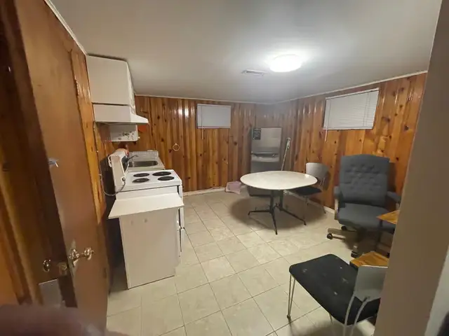 Furnished Basement Apartment - Photo 4
