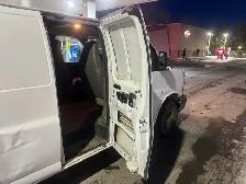 2009 Chevrolet Express Cargo Van 2500 V8 4.8L 155" Full Size - Photo 10