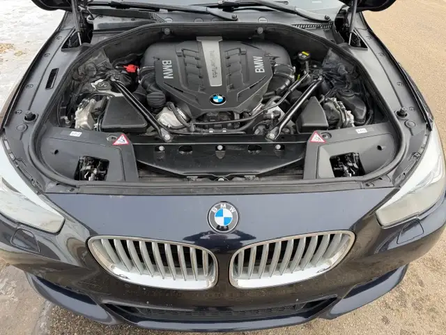 2015 BMW GRAN TURISMO 550i xDrive 4dr Hatchback AWD - Photo 3