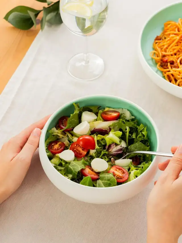 Porcelain Salad Bowls 7.2 x 3 in. Set Of...  ITEM# 2720 - Photo 5
