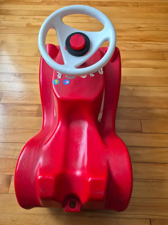 Red Ride-On Bobby Car fir kids with show protectors - Photo 2