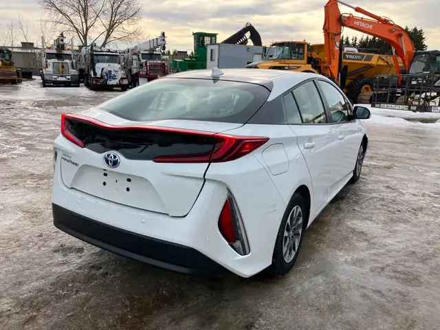 Toyota Prius Prime Upgrade Sedan - Photo 5