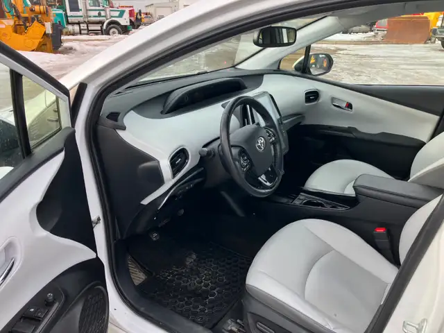 Toyota Prius Prime Upgrade Sedan - Photo 7