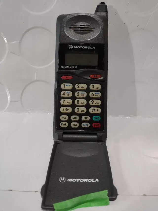 Cellulaire de collection / Motorola MicroTac/650e - Photo 2