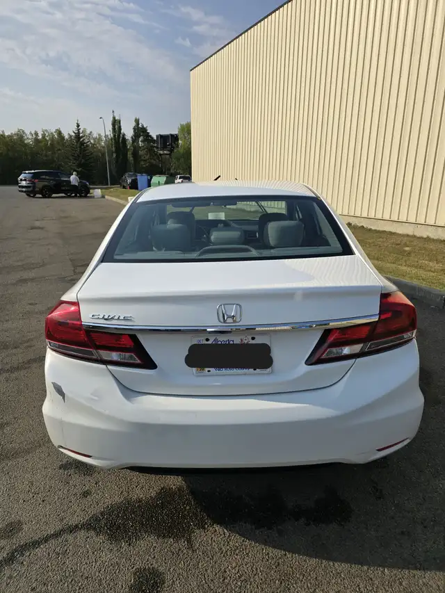 Honda Civic LX 2013 for sale with 2 sets of tires on rims - Photo 2