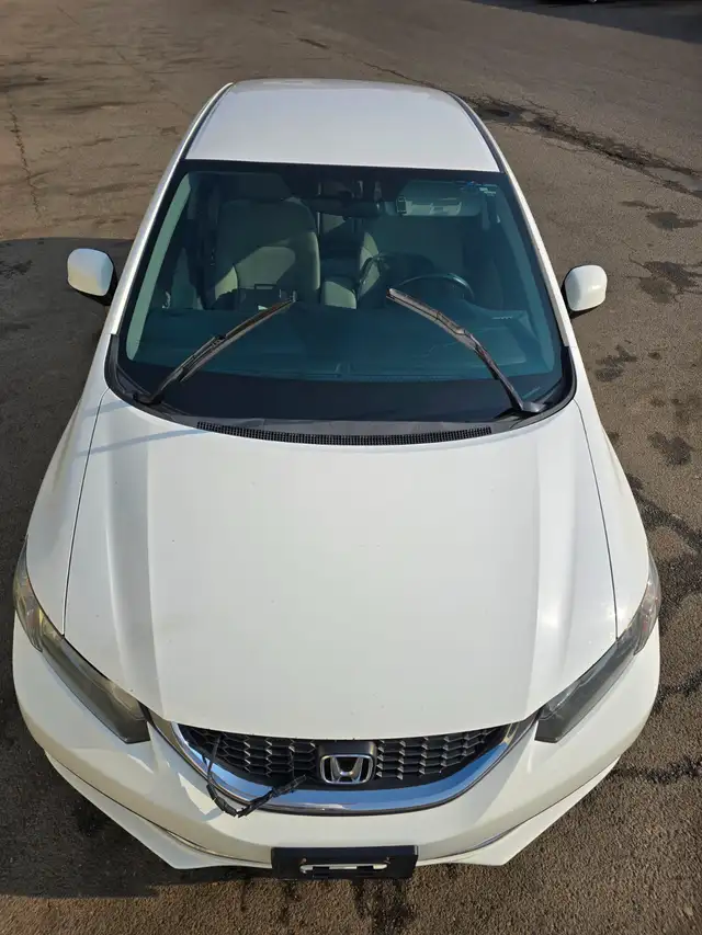 Honda Civic LX 2013 for sale with 2 sets of tires on rims - Photo 4