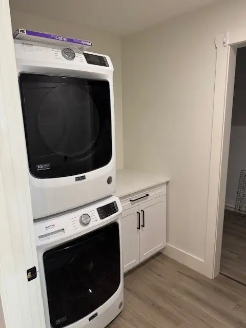 Beautiful Large 1 Bedroom Apartment - Photo 6